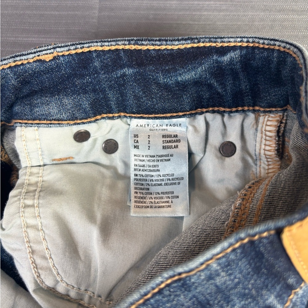 American Eagle Super High-Rise Flare Jeans Women’s Size 2 Regular – Dark Wash - Picture 5 of 5